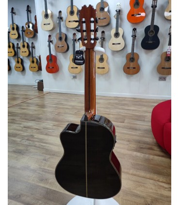 Guitarra Clásica Cutaway Antonio de Toledo AT-15SECUT